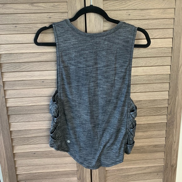 Lululemon Muscle Tee Tank Top Size 6 - Picture 2 of 3